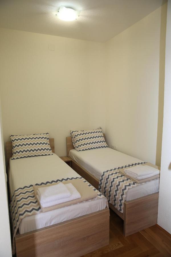 Apartmani Dijana 2 كوتور المظهر الخارجي الصورة